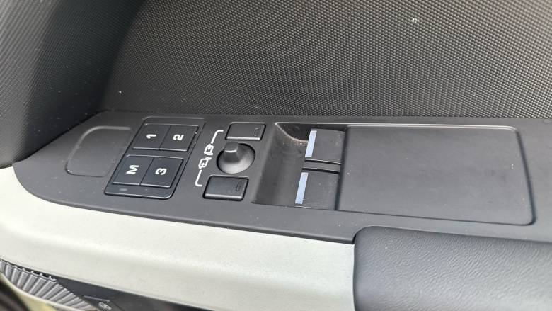 Land Rover Defender 3.0 D250 HSE 90 3dr Auto Diesel Estate